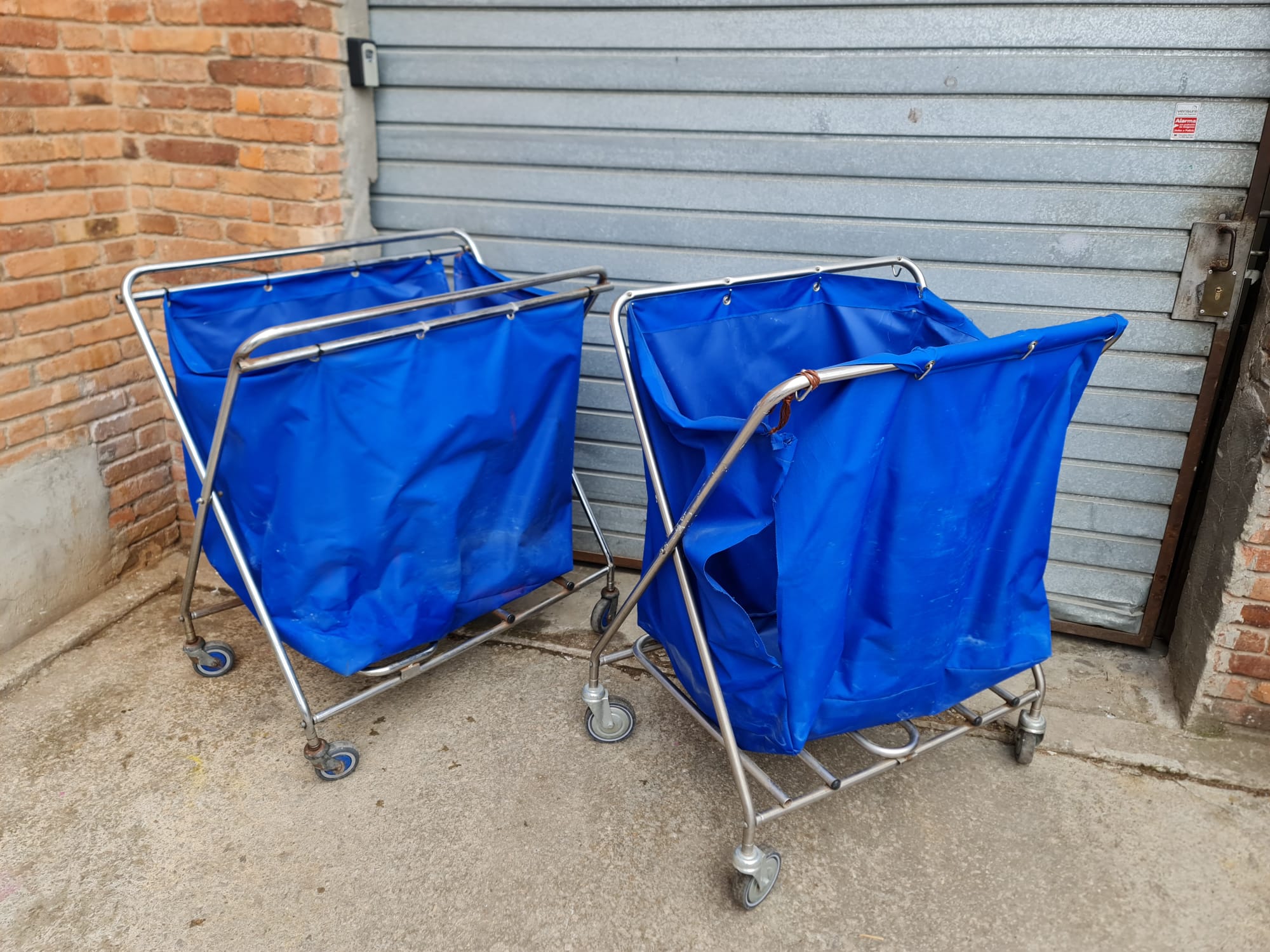 carro lavanderia hosteleria metal 107x60x96_5 1u-111x85x58 1u